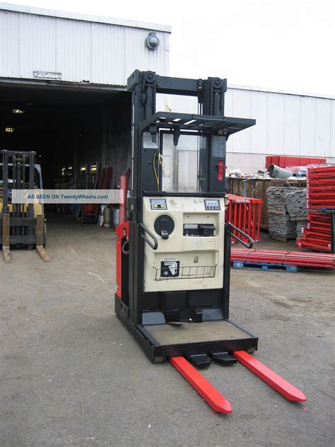 raymond lifts forklift.